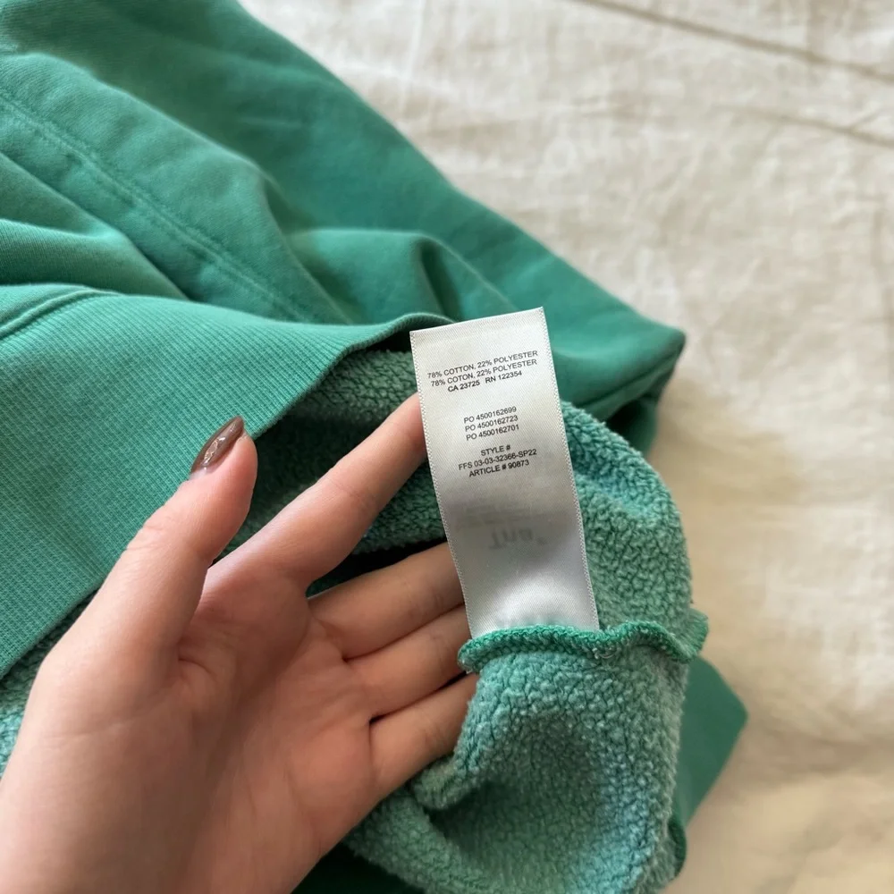 Aritzia Sweatfleece Perfect Crewneck Sweatshirt - Picture 4 of 4